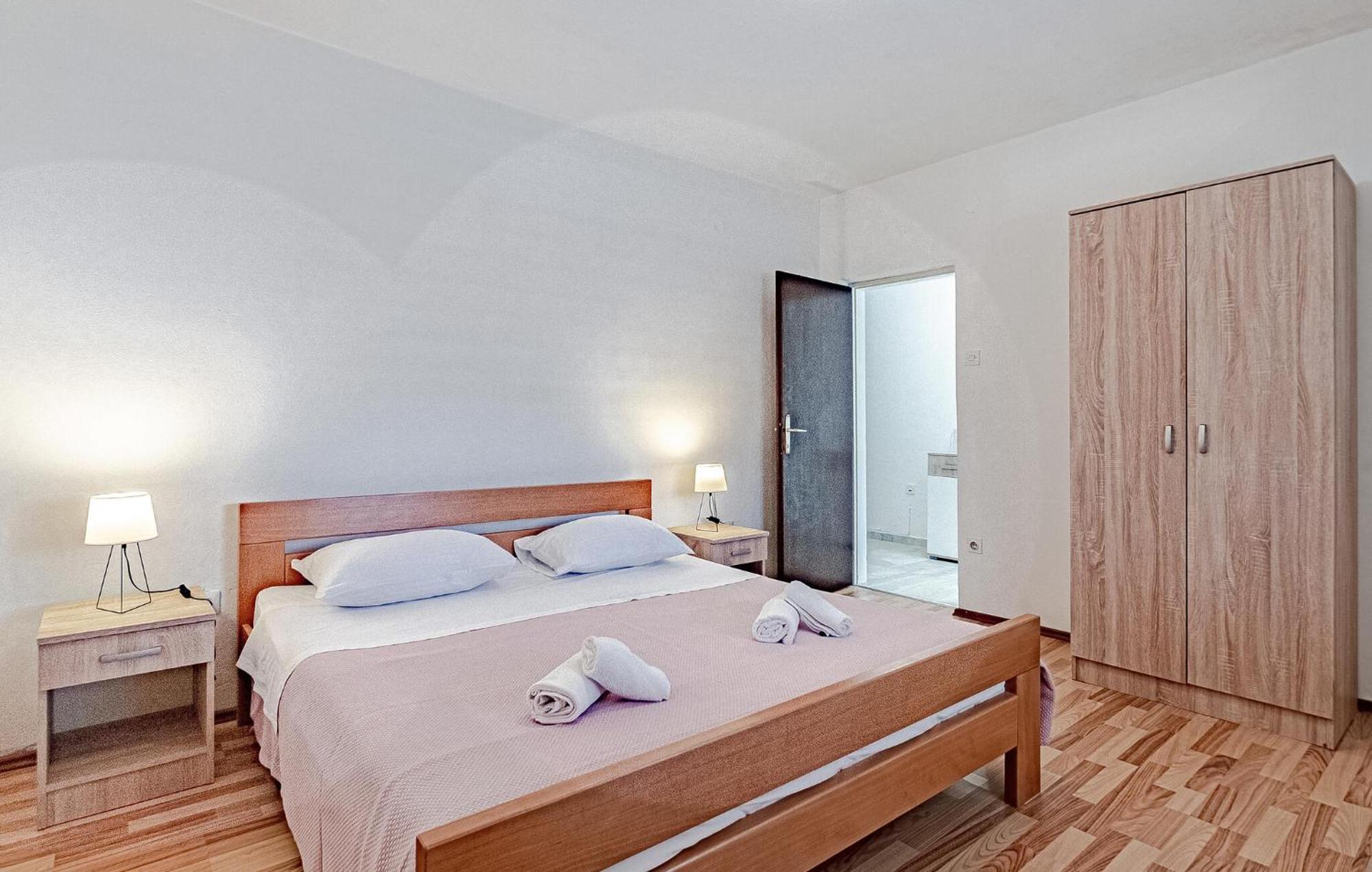 Stunning Home In Crnja Luka With Wifi Prigradica Exterior foto