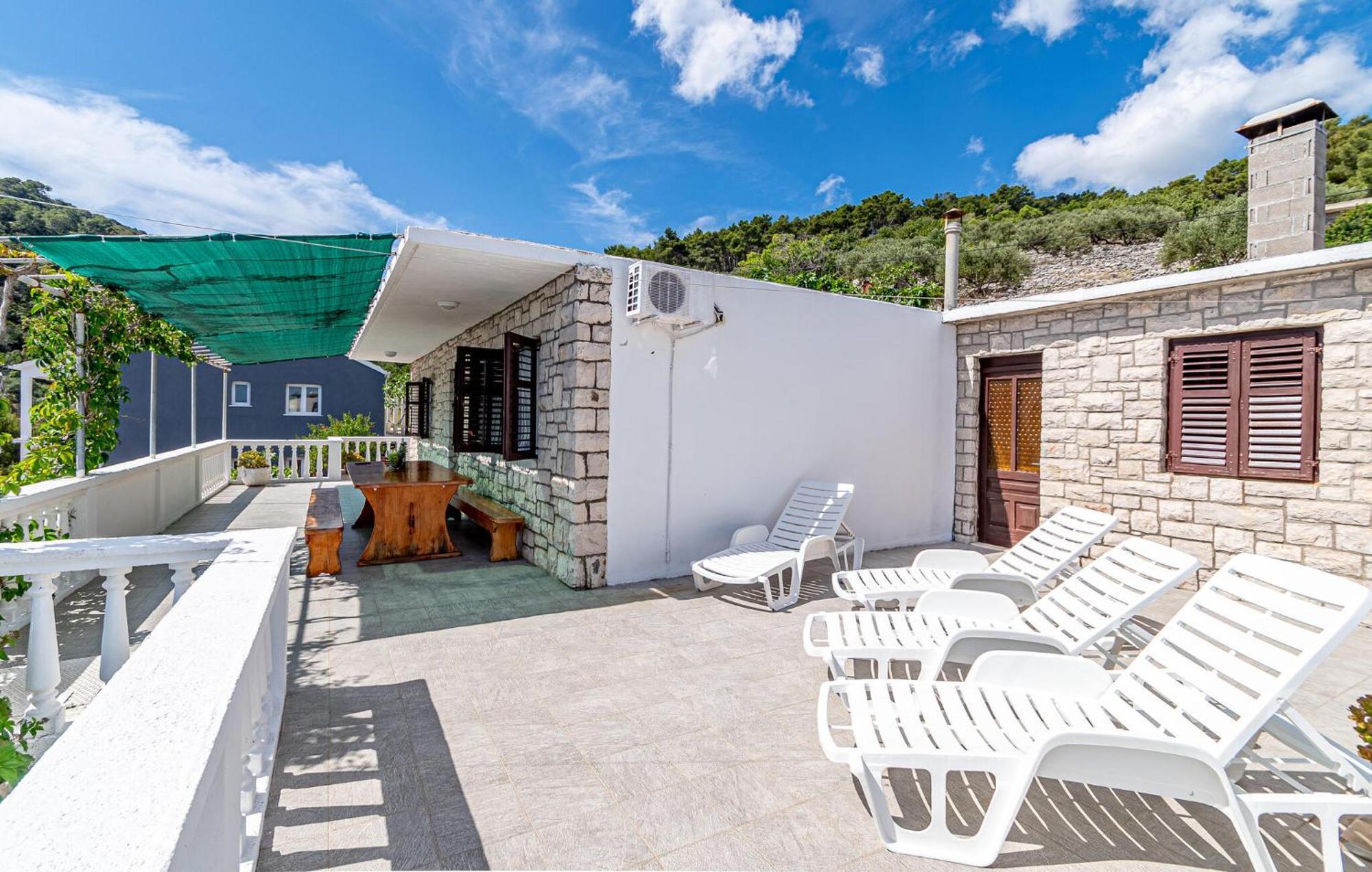 Stunning Home In Crnja Luka With Wifi Prigradica Exterior foto