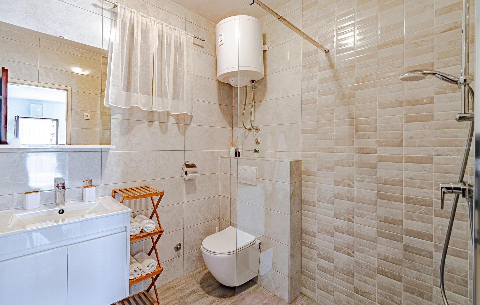 Stunning Home In Crnja Luka With Wifi Prigradica Exterior foto
